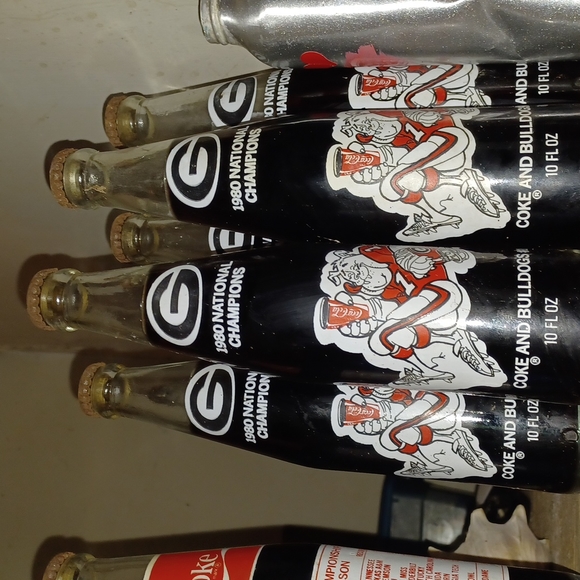Collectible coke bottles - Picture 4 of 4